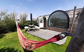 Tiny House De Boet, In Natuurgebied En Vlakbij Het Strand